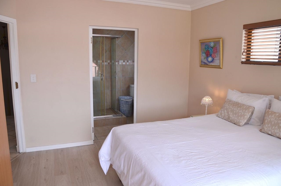 6 Bedroom Property for Sale in Hartenbos Central Western Cape